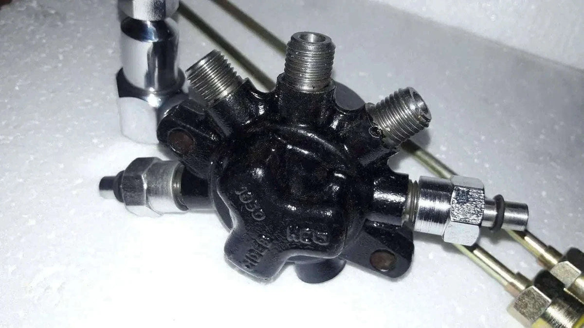 New Common Rail High Pressure Fuel Pump with 2500 Bar Gauge Best Spare Store